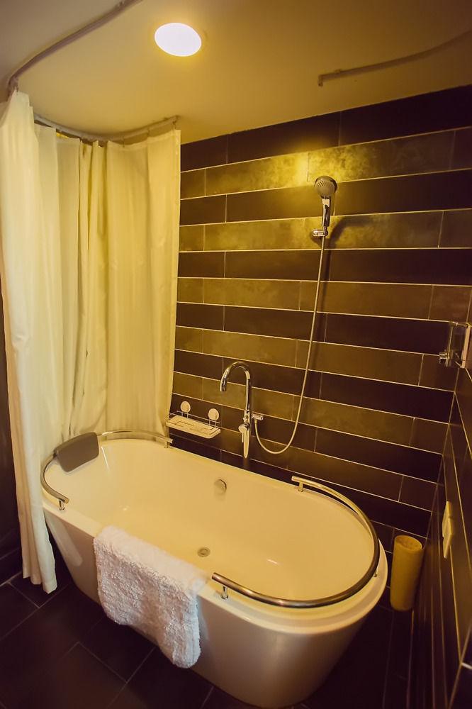 Fx Hotel Xujiahui - Shanghai Stadium Branch Extérieur photo